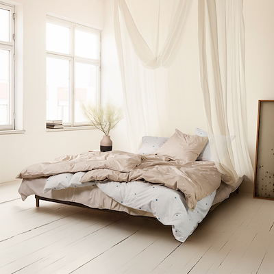 Juna Daisy sengetøj sand/hvid 140x220 cm