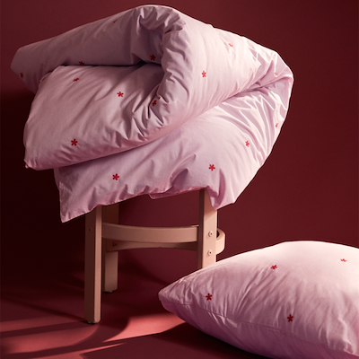 Juna Daisy sengetøj pink/rød 140x200 cm