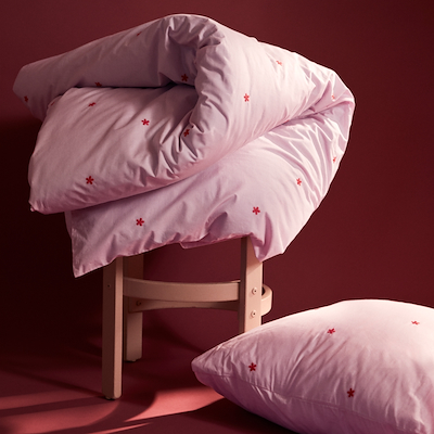 Juna Daisy sengetøj pink/rød 200x220 cm