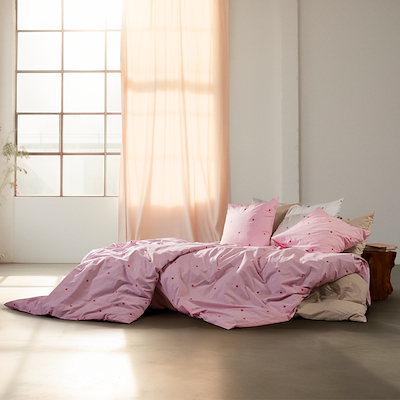 Juna Daisy sengetøj pink/rød 200x220 cm