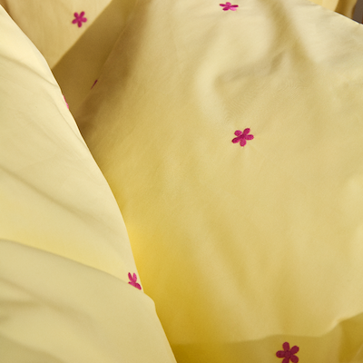 Juna Daisy sengetøj gul/lyserød 140x200 cm