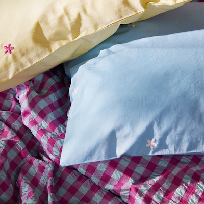 Juna Daisy sengetøj gul/lyserød 140x220 cm