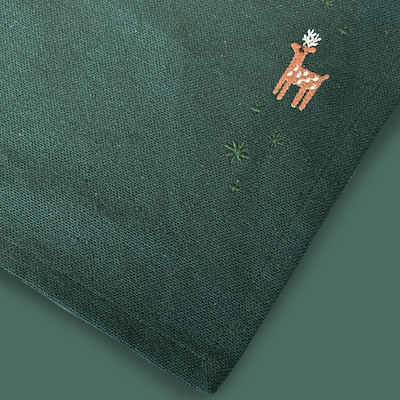 Juna Christmas Fabel dækkeserviet med rensdyr grøn 49x32 cm