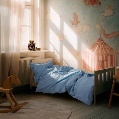 Juna Daisy børne sengetøj lyseblå/hvid 100x140 cm