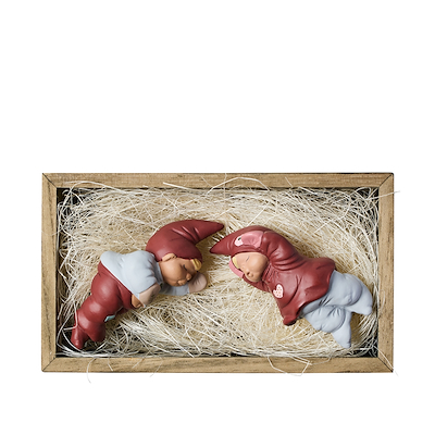 Klarborg Adam & Annika i æblekasse