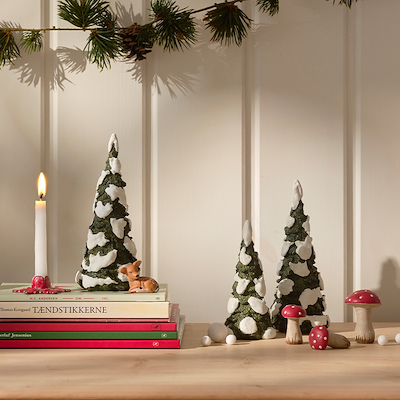 Klarborg juletræ med sne