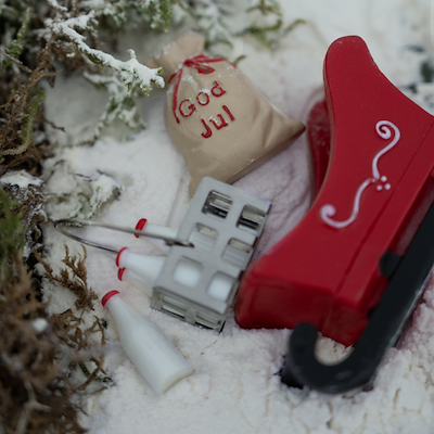 Det Gamle Apotek slæde til nisser H4 cm