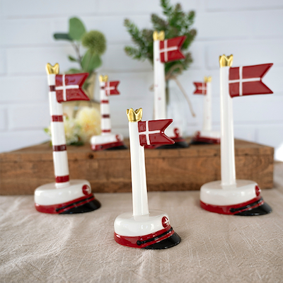 Det Gamle Apotek rød student bordflag H 12 cm