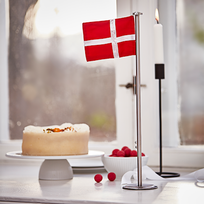 Celebrate bordflag på fod 40 cm