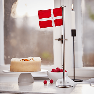 Celebrate bordflag på fod 40 cm