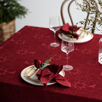 Södahl Star damask dug rød 140x220 cm