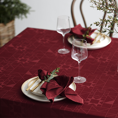 Södahl Star damask dug rød 140x270 cm