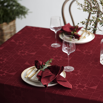 Södahl Star damask dug rød 140x370 cm