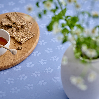 Södahl Forget-me-not damaskdug sky blue 160 cm i diameter