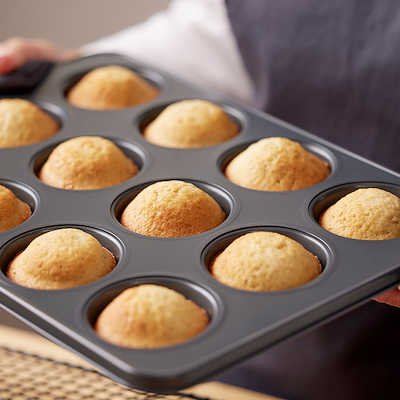 Blomsterbergs muffinform latte stål til 12 stk.