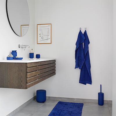 Zone Classic badehåndklæde indigo blue 140x70 cm