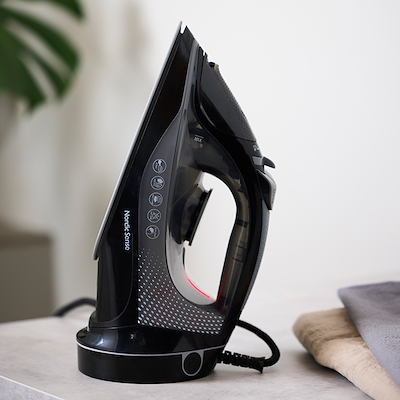 Nordic Sense ledningsfrit dampstrygejern 2400 watt