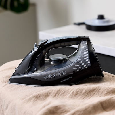 Nordic Sense ledningsfrit dampstrygejern 2400 watt