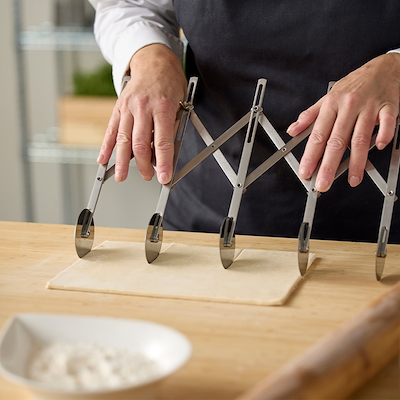 Blomsterbergs dejspore med 5 hjul stål