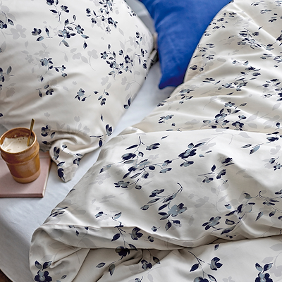 Södahl Cherry Blossom sengetøj dueblå 140x200 cm