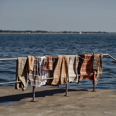 Zone Sauna håndklæde sand/blå/grøn 70x140 cm