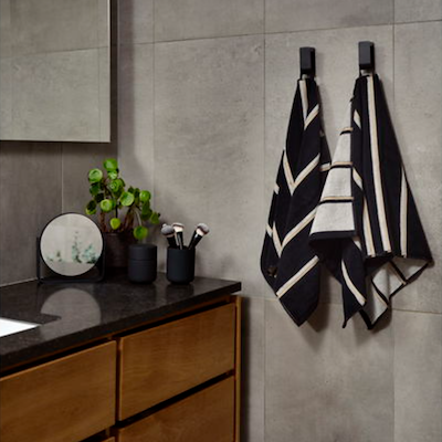 Zone Sauna håndklæde sort/blå/sand 50x100 cm