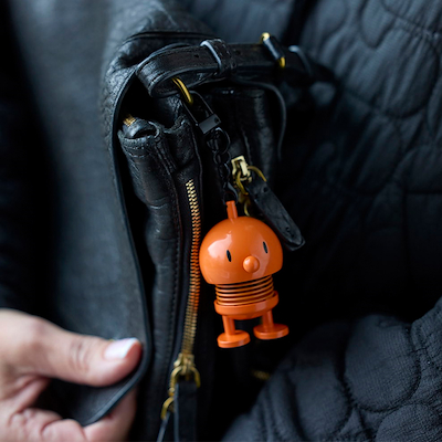 Hoptimist Bumble vedhæng orange H 5,9 cm