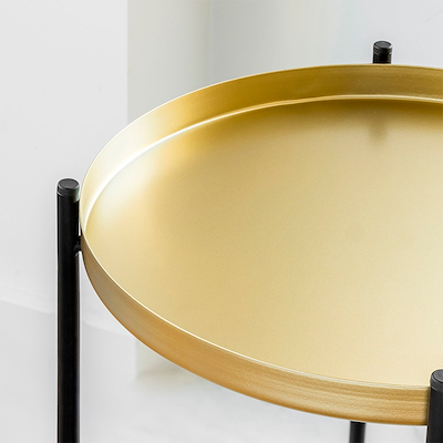 Bakkebord i guld Ø35 cm H47 cm