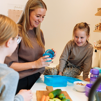 SNAXX madkasse med 3 rum 1,6 liter blå
