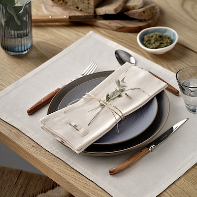 By Mogensen Earth dækkeserviet 2-sidet off white/mørkegrå