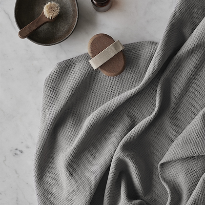 By Mogensen håndklæde grey waffle 150x100 cm