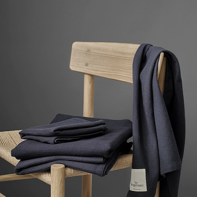 By Mogensen håndklæde blue waffle 70x140 cm