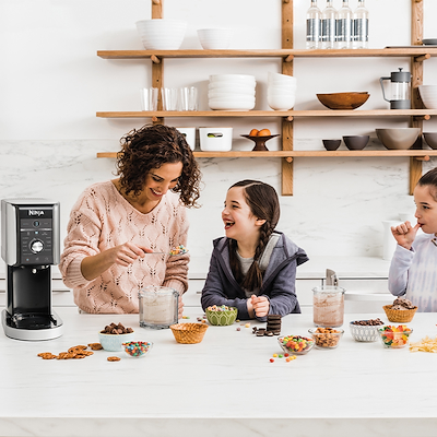 Ninja CREAMi Deluxe 10-in-1 ice cream & frozen drink maker NC501EU