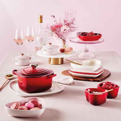 Le Creuset Signature stentøj hjerteformet skål 20 cm Shell Pink