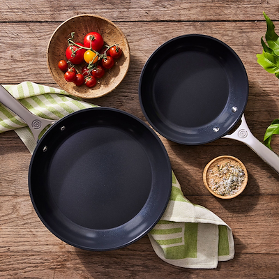 Le Creuset Essential stegepandesæt med keramisk belægning Ø20+26 cm