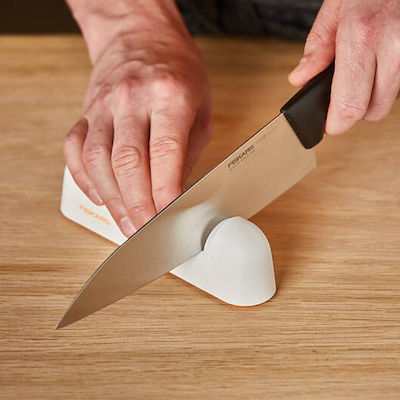 Fiskars Functional Form knivsliber orange/hvid 16 cm