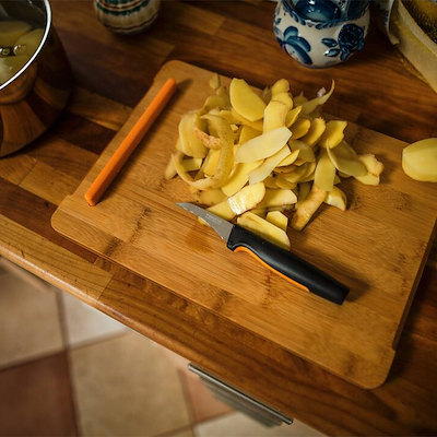 Fiskars Functional Form Skrællekniv Med Buet Blad