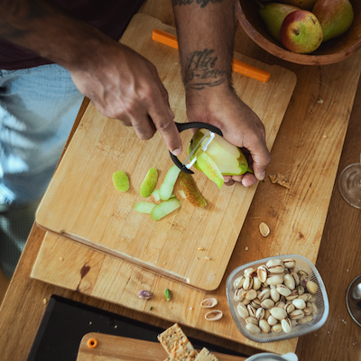 Fiskars Functional Form grøntsagsskræller sort