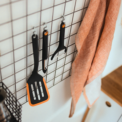 Fiskars Functional Form grøntsagsskræller sort