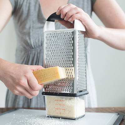 OXO Good Grips box grater rivejern sort