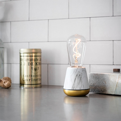 Humble One bordlampe hvid marble