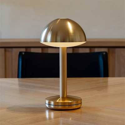 Humble Bug trådløs bordlampe gold