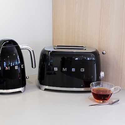 Smeg TSF01BLEU brødrister sort 2 skiver 950 watt