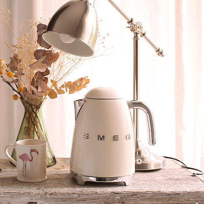 Smeg KLF03CREU elkedel creme 1,7 liter 2400 watt