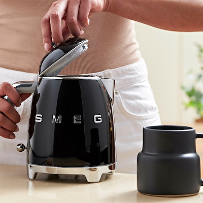 Smeg KLF05BLEU elkedel mini sort 0,8 liter 1400 watt