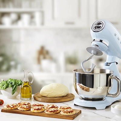 Smeg SMF03GREU køkkenmaskine pastelblå 4,8 liter 800 watt