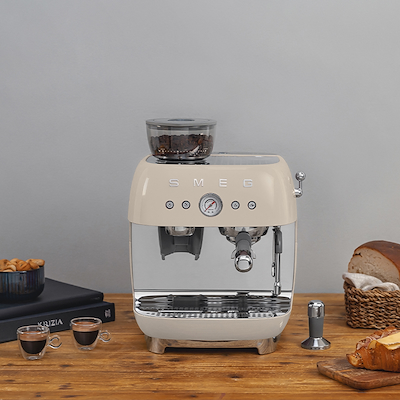 Smeg 50's Style manuel espressomaskine creme