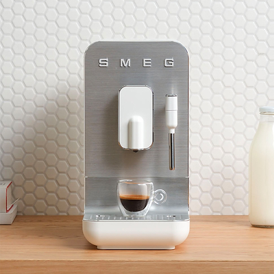 Smeg Collezione automatisk espressomaskine 19 bar hvid