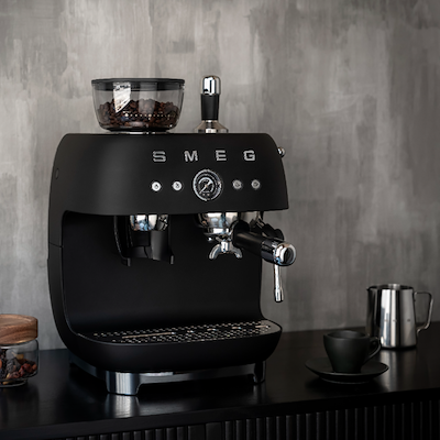 Smeg 50's Style manuel espressomaskine mat sort 1650 watt