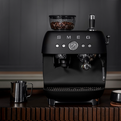 Smeg 50's Style manuel espressomaskine mat sort 1650 watt
